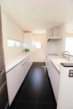 thinks  タイルの床とスキップフロア 自分スタイルにこだわった家の建築実例画像7