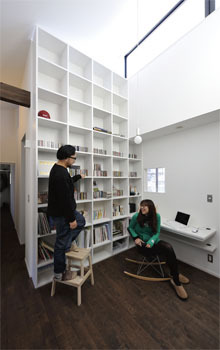 thinks  コンパクトに、自分らしく。 遊び心あふれる平屋スタイルの建築実例画像4