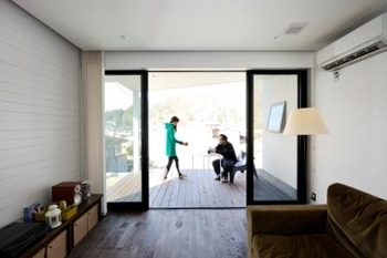 thinks  コンパクトに、自分らしく。 遊び心あふれる平屋スタイルの建築実例画像8