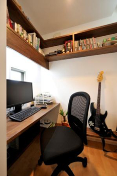 thinks  家族が集う空間を大切にした シンプルデザインの平屋の家の建築実例画像8