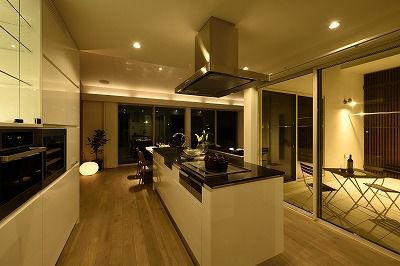 thinks  【平屋/2,400万円台/シンプルモダン】そこで過ごす『時』の流れを堪能。『自分』が『自分』に還れる住まいの建築実例画像4