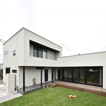 thinks  【3,200万円台/ナチュラルモダン】ガレージ、薪ストーブ、自然素材。コーディネートで魅せる大人の空間の建築実例画像10