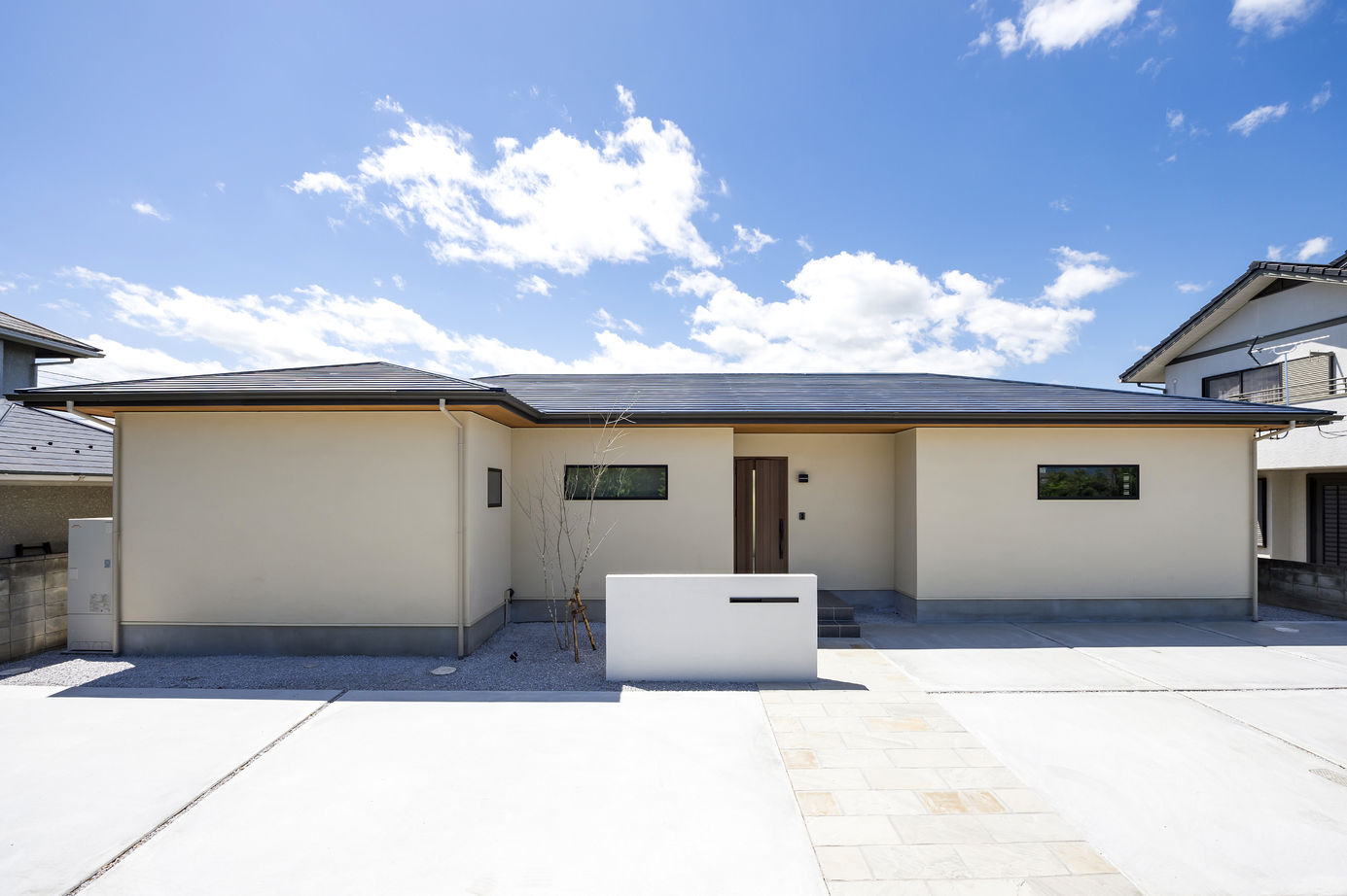 thinks  【平屋】細部まで宿る美しさと機能性。外を巧みに取り入れた家の建築実例画像3