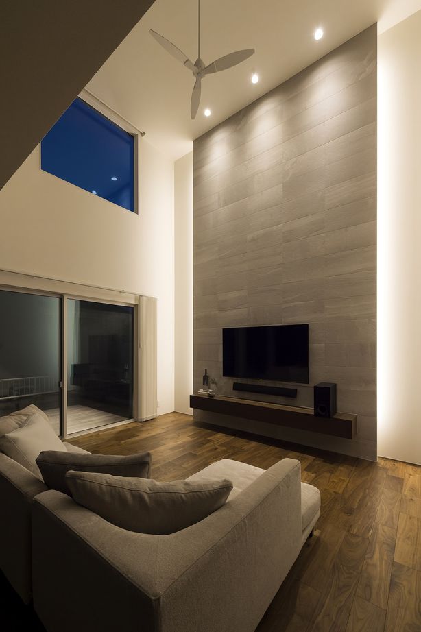 thinks  【2,700万円台/吹き抜け/シンプルモダン】吹き抜けの大空間リビングとアイランドキッチンが家族を繋ぐ家の建築実例画像6