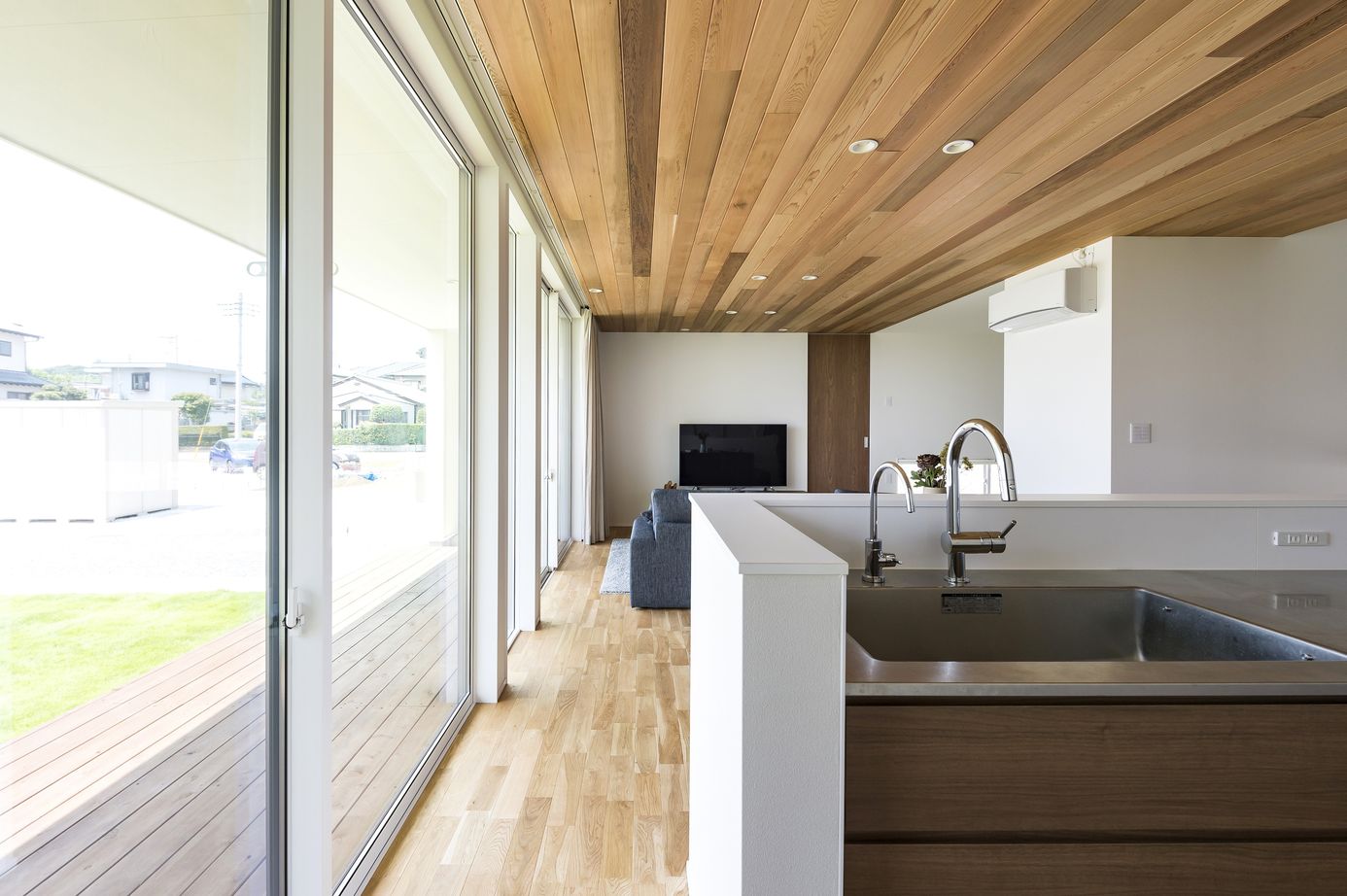 thinks  【2600万円台/シースルー階段/ウッドデッキ】家事動線と収納を考えたナチュラルインテリアの家の建築実例画像5