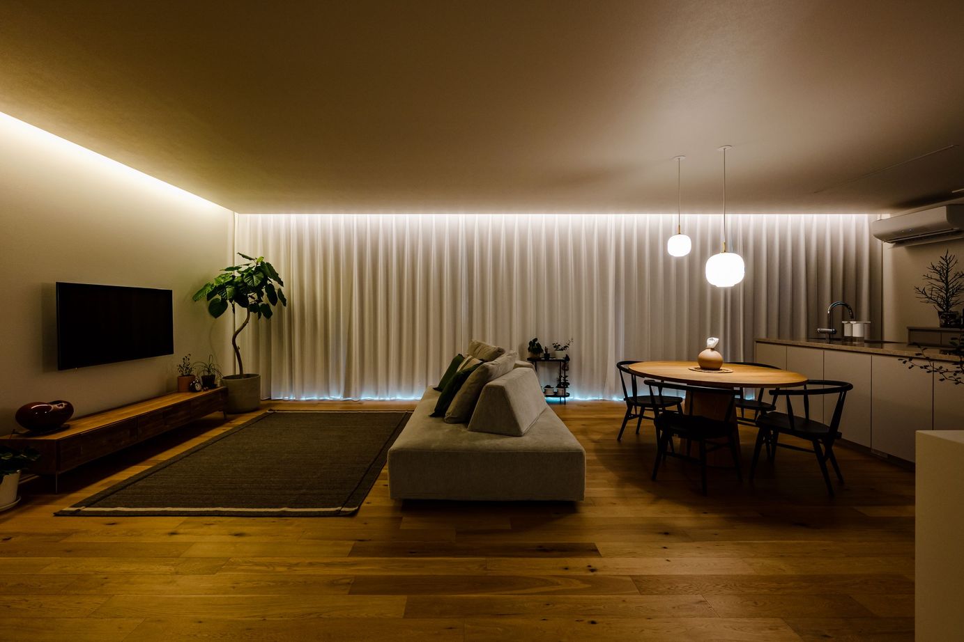 thinks  【2500～2999万円台/平屋/ウッドデッキ/家事動線】庭と繋がる開放的な平屋の家の建築実例画像6