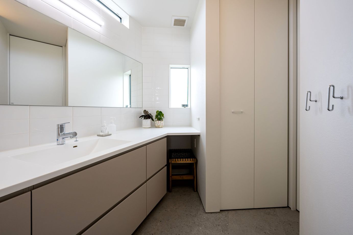 thinks  【2500～2999万円台/平屋/ウッドデッキ/家事動線】庭と繋がる開放的な平屋の家の建築実例画像7