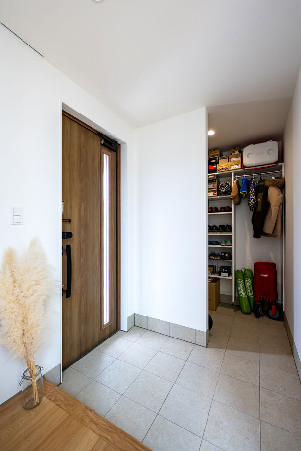 thinks  【2500万円台/平屋/中庭/ウッドデッキ】デッキを囲むコの字の家の建築実例画像6