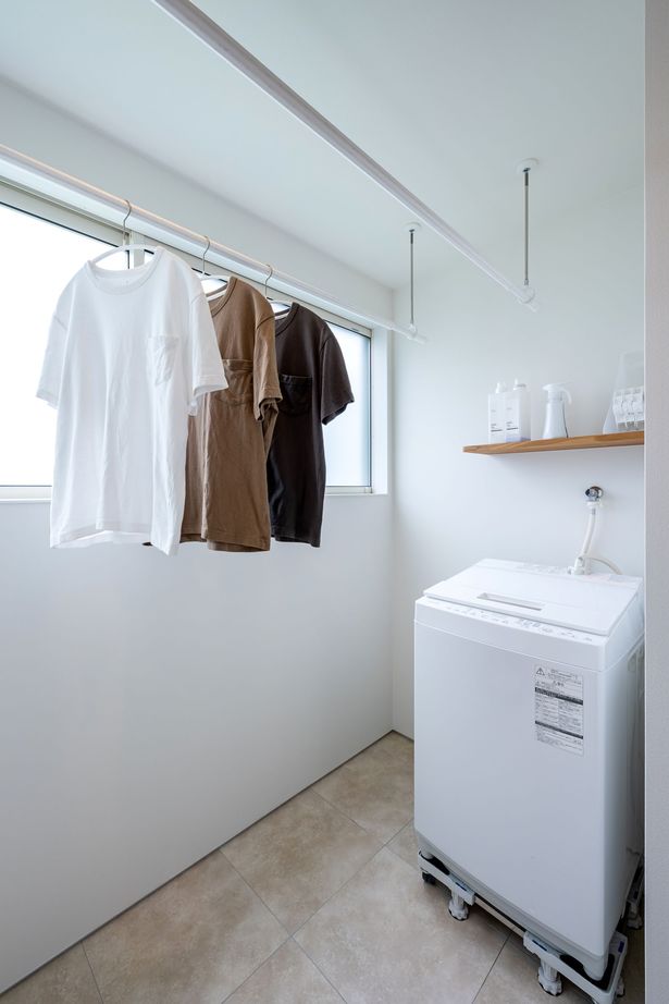 thinks  【2500万円台/平屋/中庭/ウッドデッキ】デッキを囲むコの字の家の建築実例画像10