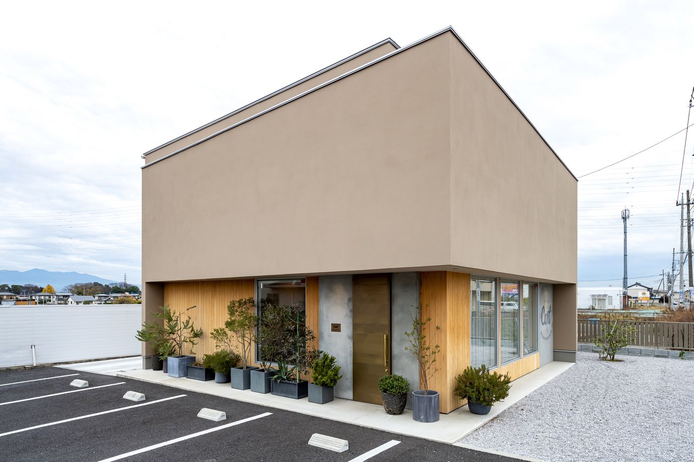 thinks  【3500～4000万円/インテリア/アイランドキッチン/店舗併用住宅】こだわりのアンティーク家具と暮らす家の建築実例画像