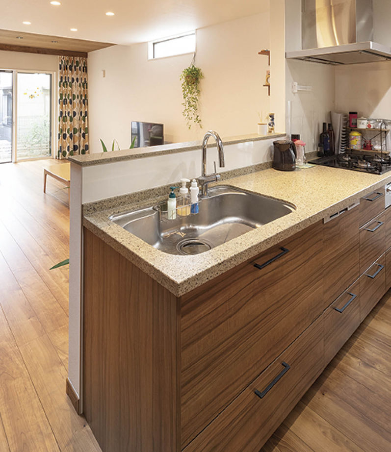 桝田工務店 【大阪市内|1900万円台|2階建て|27坪|間取り図有】リビング階段と収納に優れたオーダー家具がかわいいお家の建築実例画像3