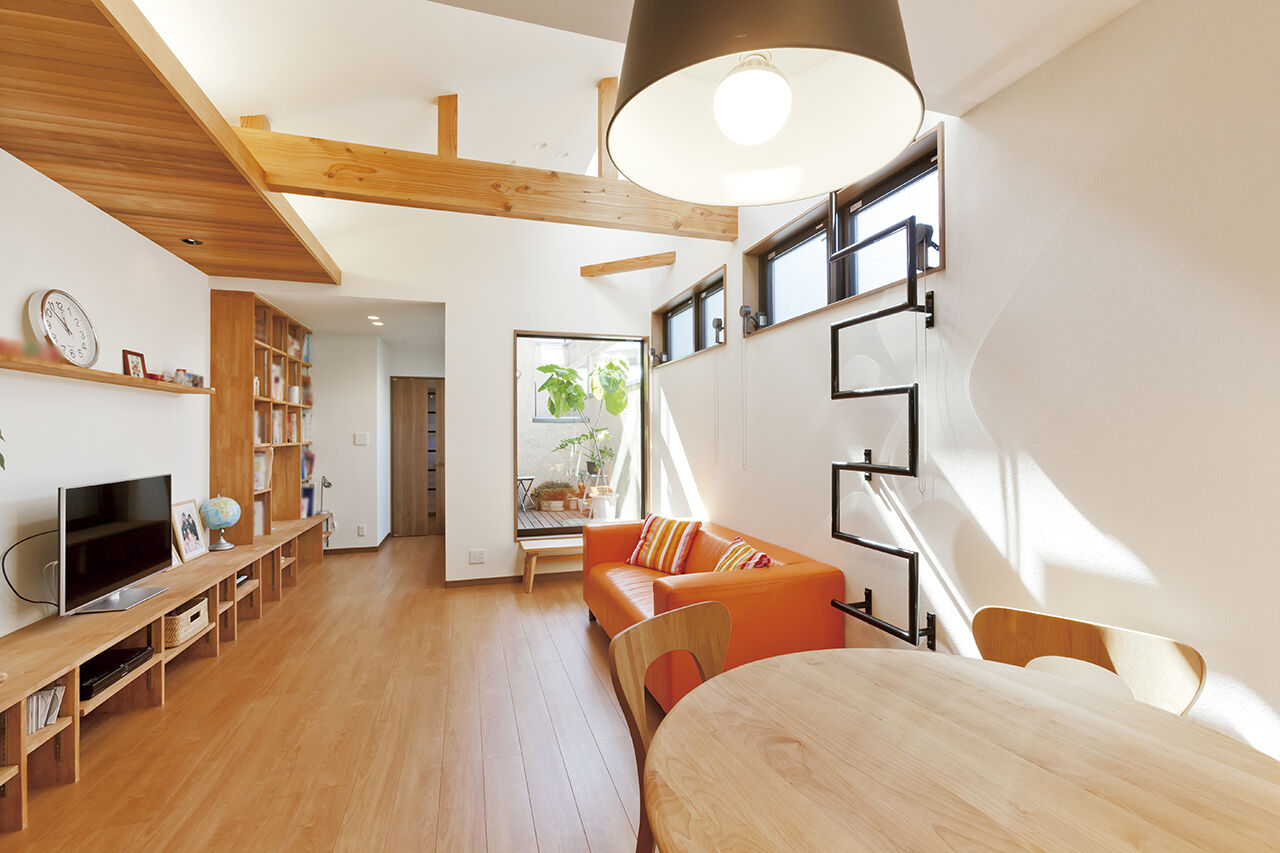 桝田工務店 【大阪市内|2000万円台|2階建て|狭小地25.6坪|間取り図有】プライベートバルコニー＆バスコートのあるお家の建築実例画像5