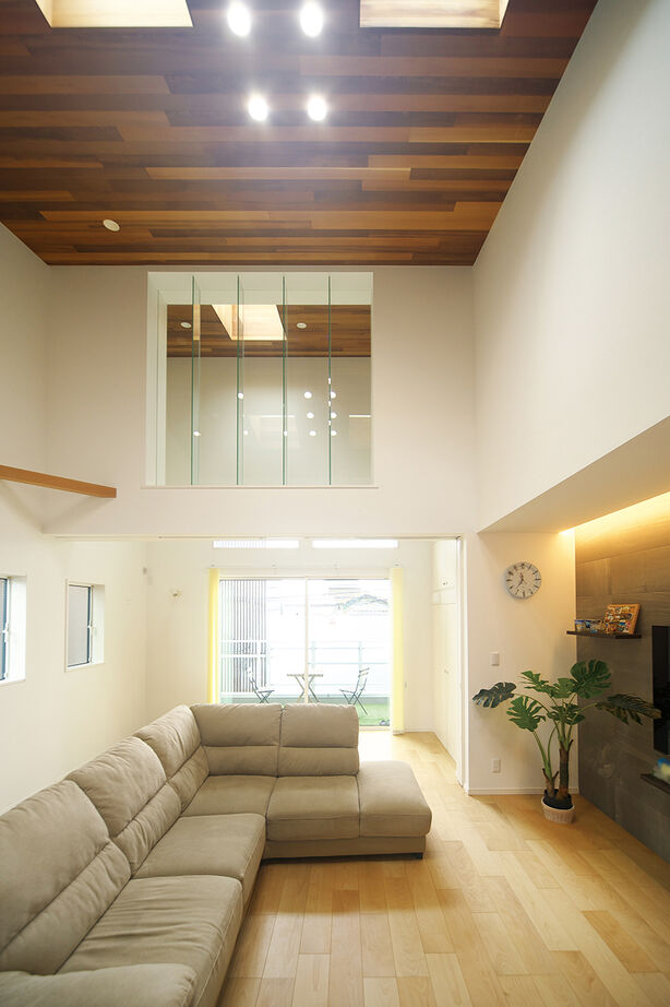 桝田工務店 【大阪市内|4000万円～|2階建て|間取り図有】非日常を味わう離れの和室に、自然光溢れるLDKのある家の建築実例画像3