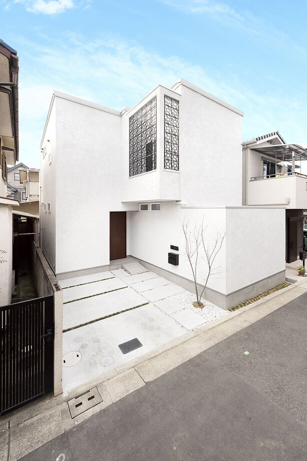 桝田工務店 【2000万円台|2階建て】壁一面のライブラリーがお気に入り。家族のつながりを感じる遊び心あふれる家の建築実例画像1