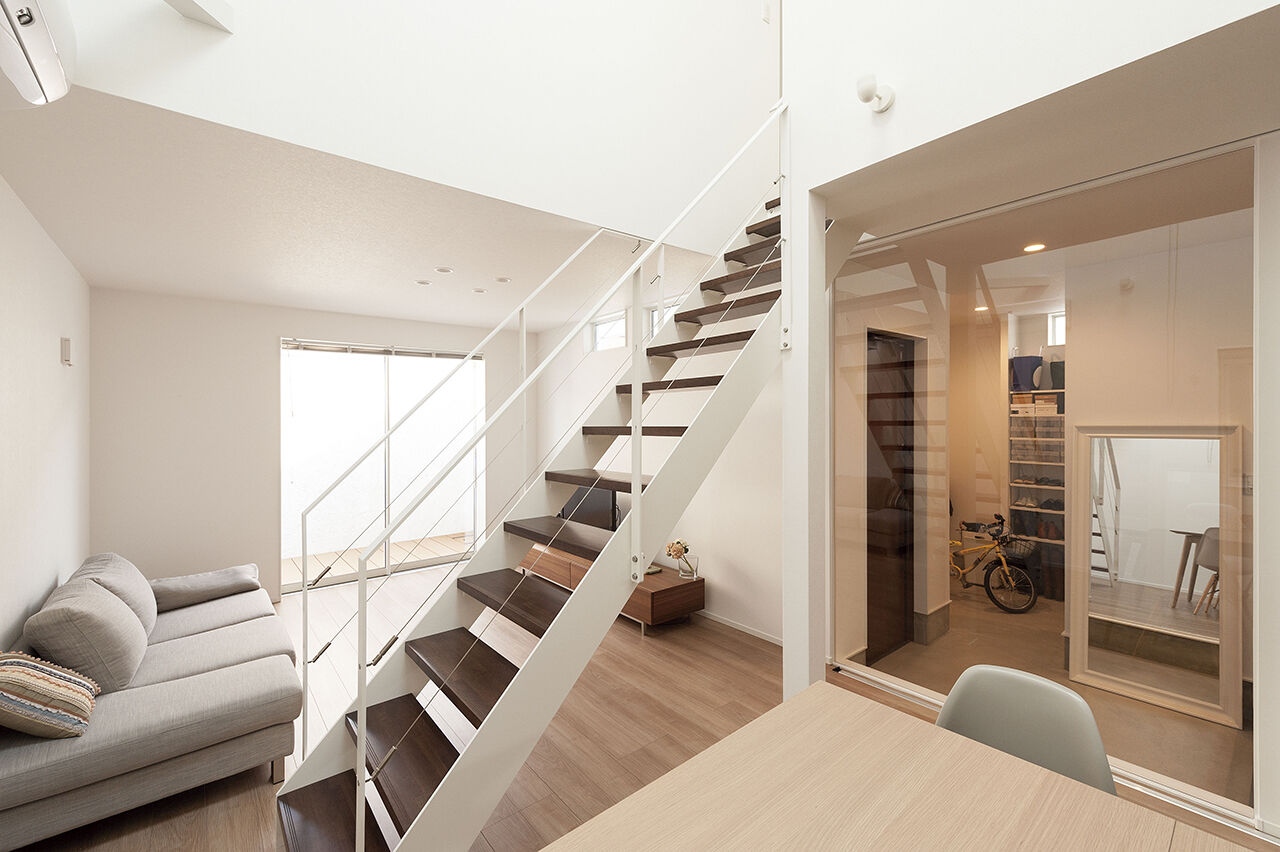 桝田工務店 【2000万円台|2階建て】壁一面のライブラリーがお気に入り。家族のつながりを感じる遊び心あふれる家の建築実例画像2