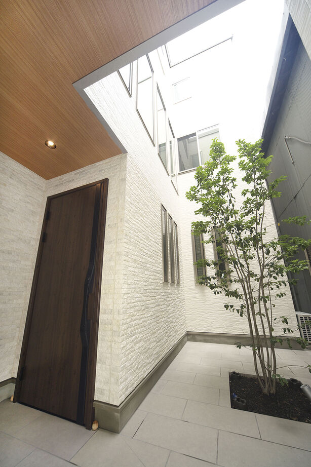 桝田工務店 【大阪市内|3階建て|2階リビング|間取り図有】中庭を中心に光と風を家中に届ける開放的な住まいの建築実例画像8
