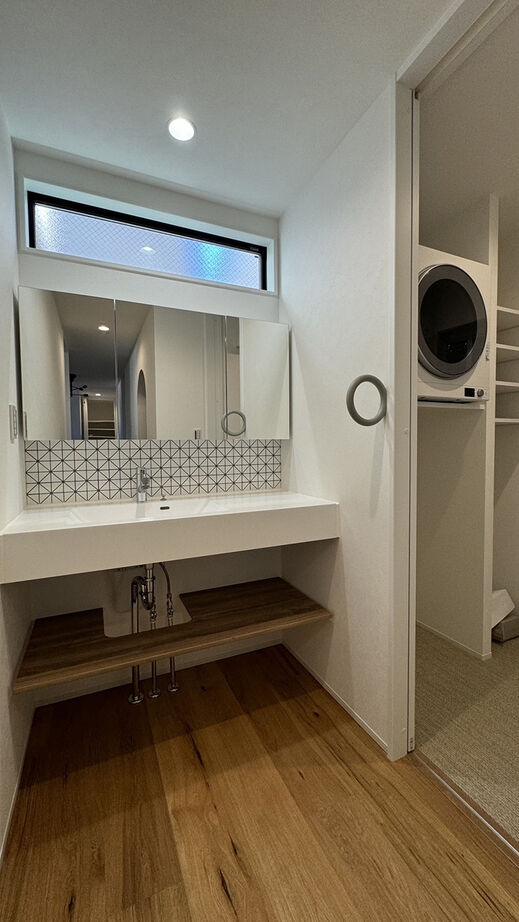 桝田工務店 【八尾市|3000万円台|2階建て|間取り図有】家族が自然と集う2階LDK。広々キッチンで毎日の料理が楽しい家の建築実例画像6