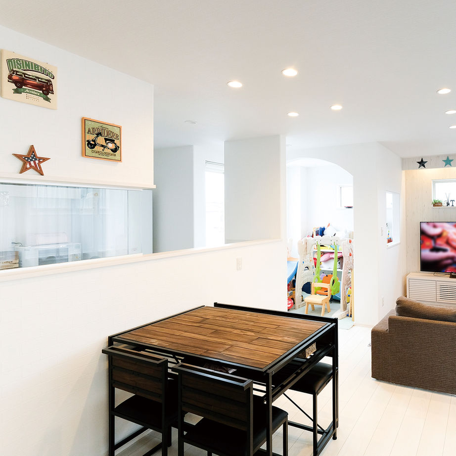 maida koumuten 【石狩市/3階建て/3LDK＋フリースペース/間取り/ビルトインガレージ】寒さ知らずの3階建て床暖房の家の建築実例画像2