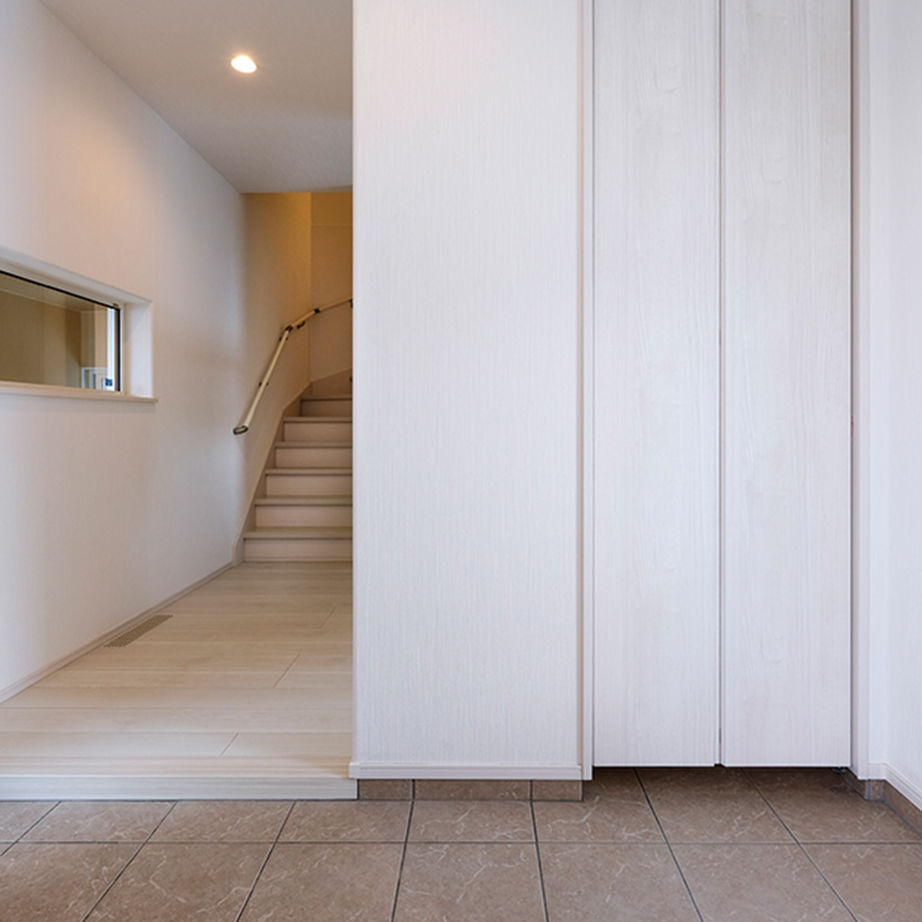 maida koumuten 【石狩市/3階建て/3LDK＋フリースペース/間取り/ビルトインガレージ】寒さ知らずの3階建て床暖房の家の建築実例画像6