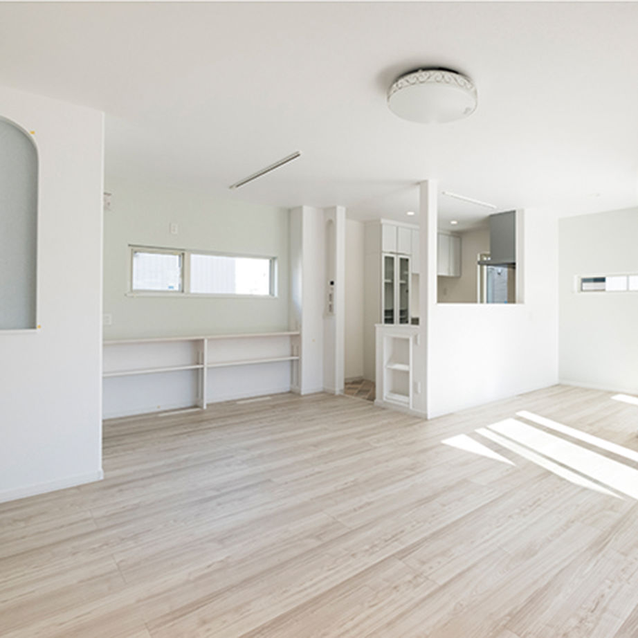 maida koumuten 【3LDK＋サンルーム/間取り/床暖房/夫婦+子ども2人】日差しあふれるサンルームのある床暖房の家の建築実例画像2