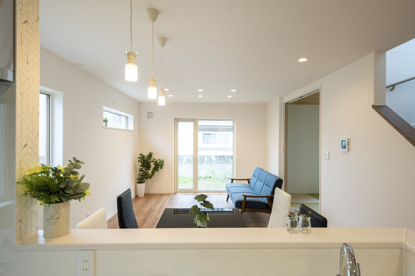 maida koumuten 【ビルトインガレージ/2000万円台/北広島市/４LDK/間取り】広々、趣味空間に没頭できる住まいの建築実例画像4