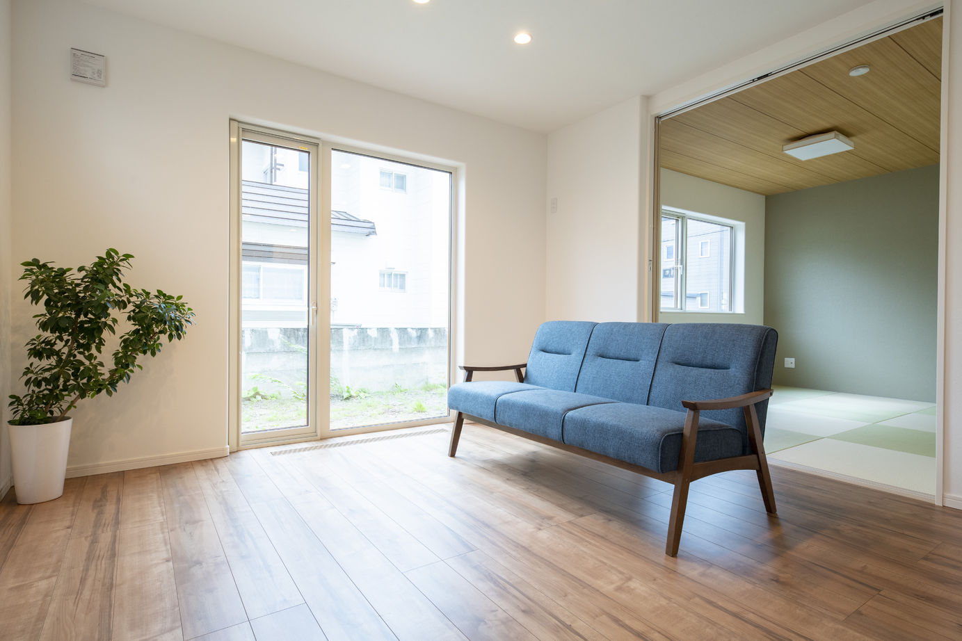 maida koumuten 【ビルトインガレージ/2000万円台/北広島市/４LDK/間取り】広々、趣味空間に没頭できる住まいの建築実例画像9