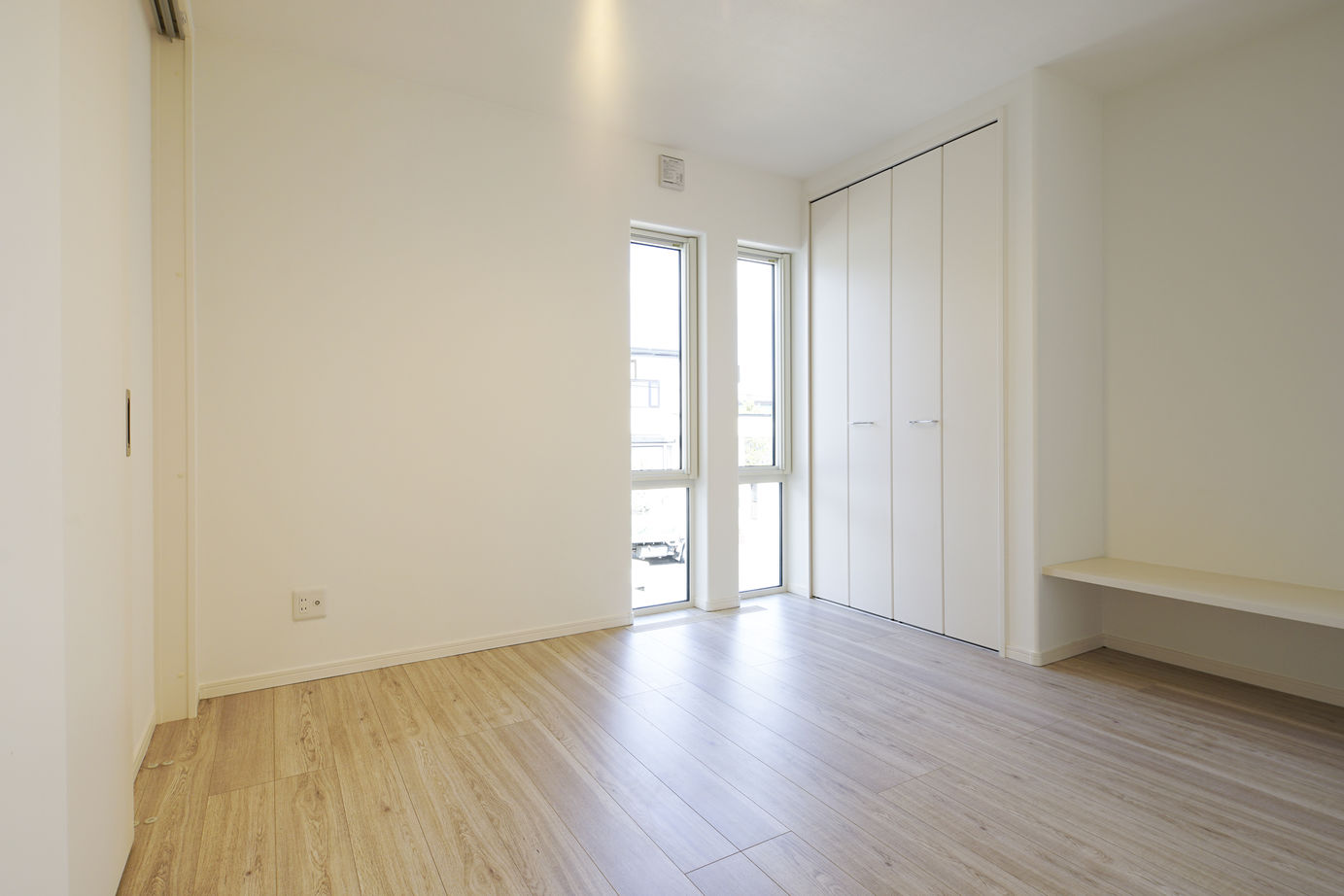 maida koumuten 【2000万円台/札幌市/４LDK/間取り】アイアンの階段がアクセントの白で統一されたデザイン住宅の建築実例画像8