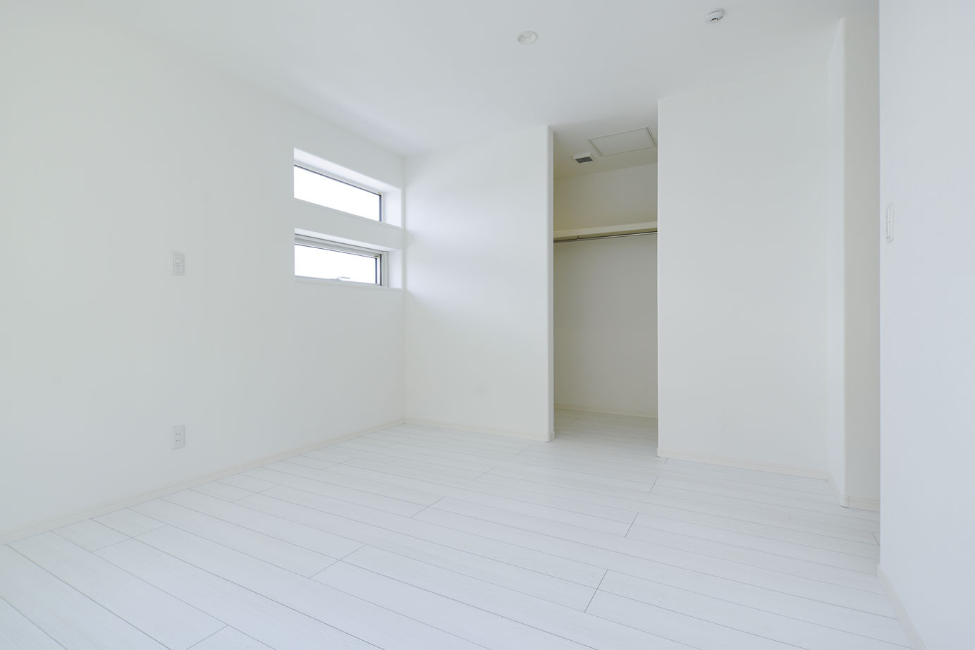 maida koumuten 【2000万円台/札幌市/４LDK/間取り】アイアンの階段がアクセントの白で統一されたデザイン住宅の建築実例画像10