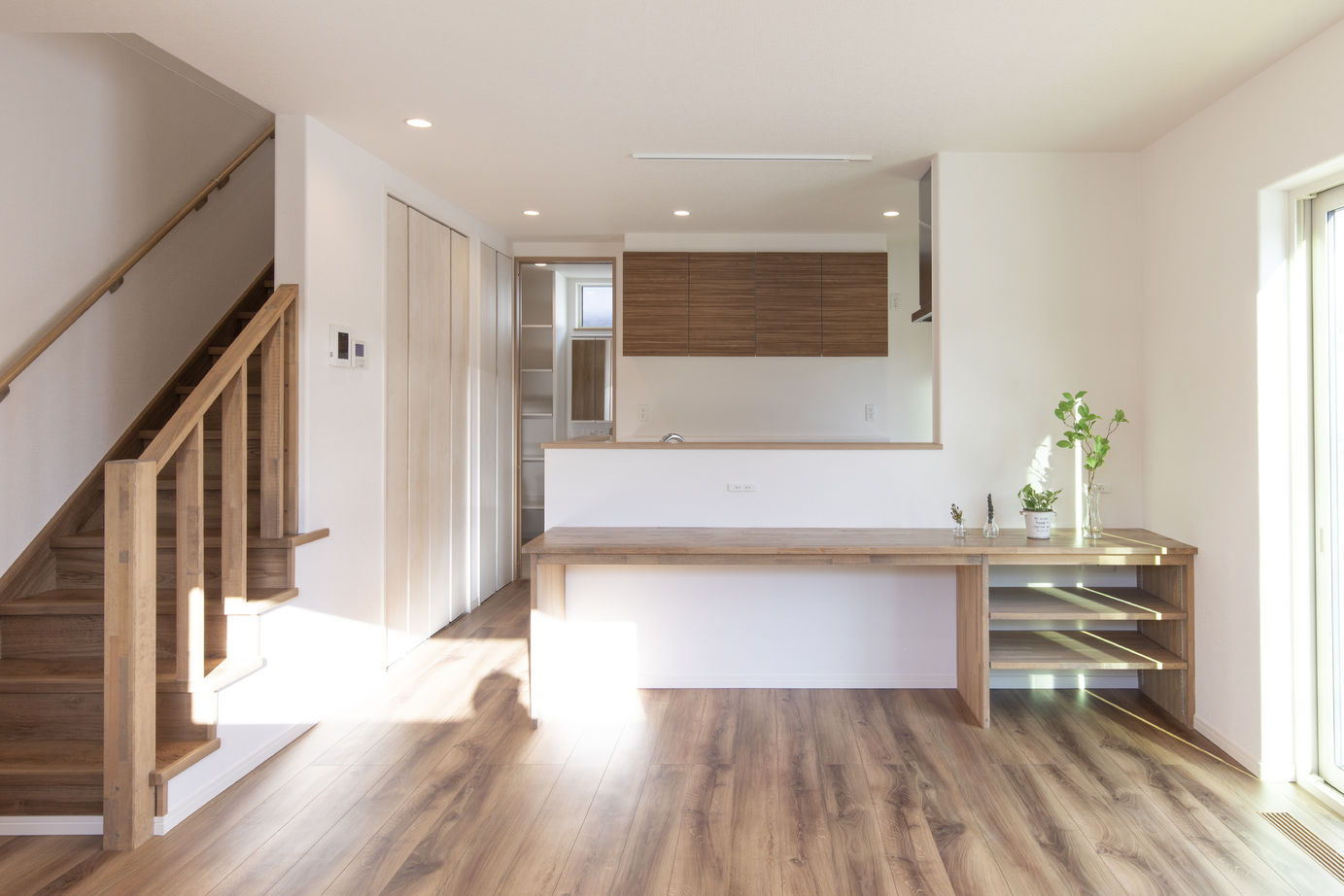 maida koumuten 【2000万円台/恵庭市/４LDK/間取り/土間】大工さんの造作がたくさん！デザイン住宅の建築実例画像3