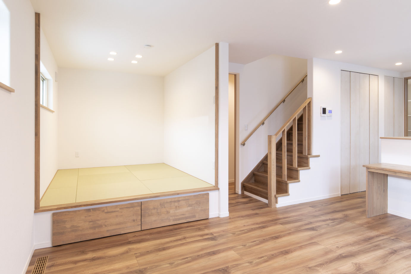 maida koumuten 【2000万円台/恵庭市/４LDK/間取り/土間】大工さんの造作がたくさん！デザイン住宅の建築実例画像5