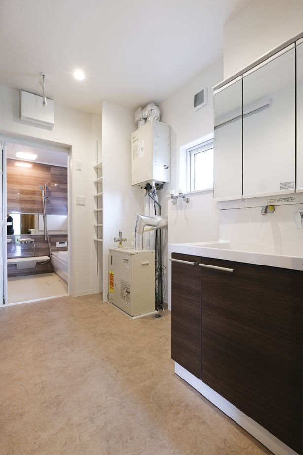 maida koumuten 【札幌市/４LDK/間取り/床暖房】回遊動線！使い勝手いいデザイン住宅の建築実例画像7