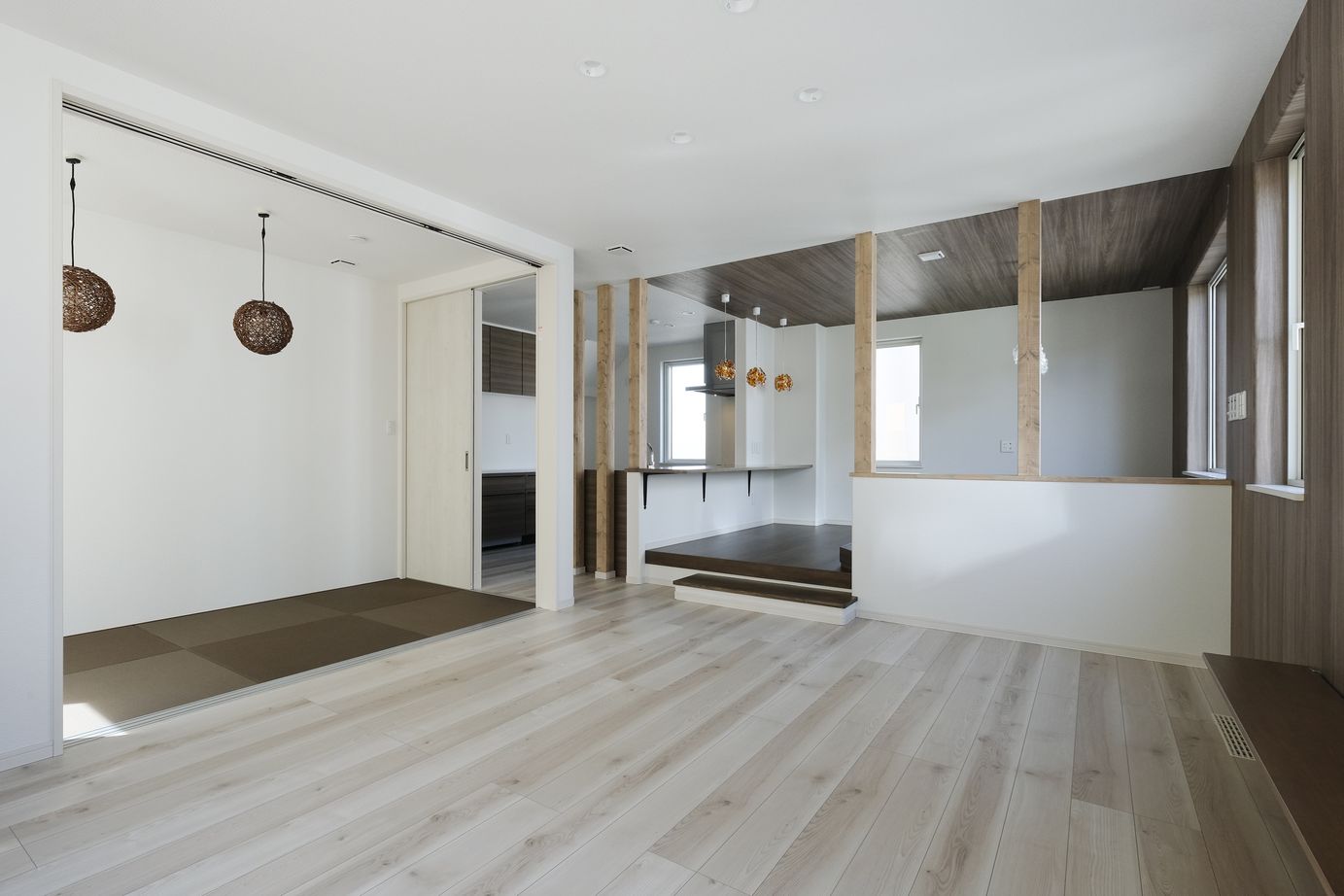 maida koumuten 【札幌市/間取り/二世帯住宅/3階建て】掘こたつ・造作家具・書斎と家族の要望を叶えた二世帯住宅の建築実例画像6