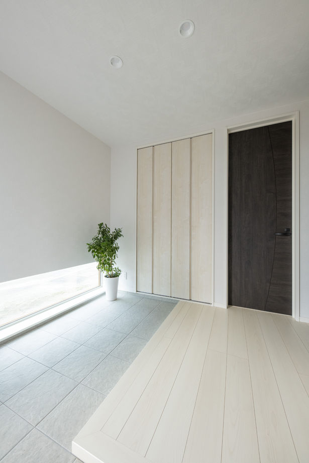 maida koumuten 【2000万円台/岩見沢市/４LDK/間取り】各部屋にゆとりのあるデザイン住宅の建築実例画像2