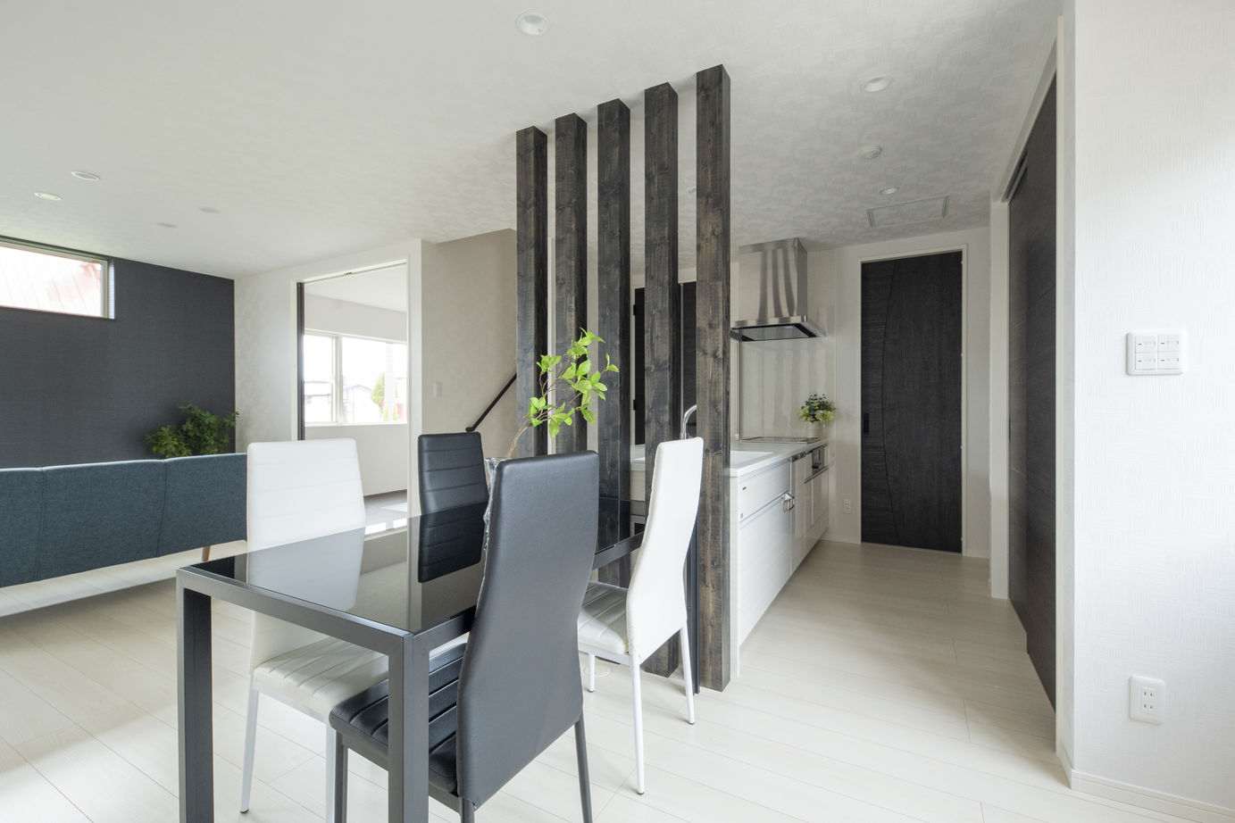 maida koumuten 【2000万円台/岩見沢市/４LDK/間取り】各部屋にゆとりのあるデザイン住宅の建築実例画像4