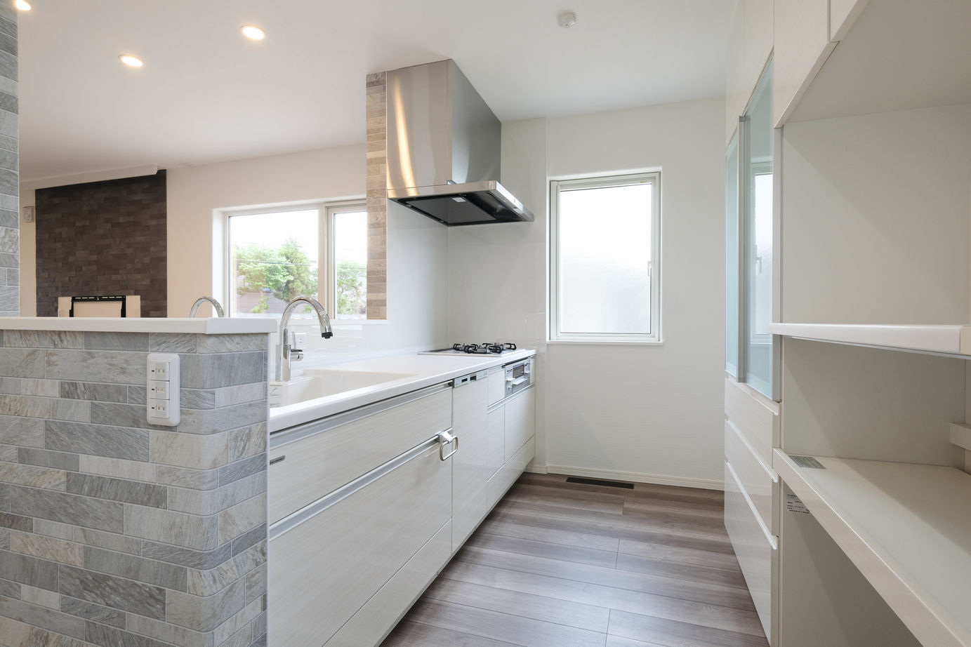 maida koumuten 【2000万円台/札幌市/3LDK/間取り】キッチンからの子供見守り動線でママが安心な住まいの建築実例画像3