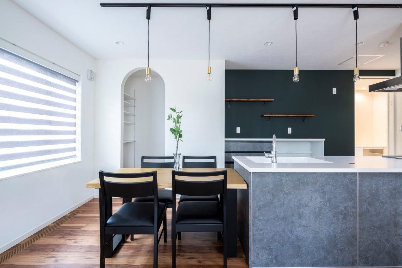 maida koumuten 【2000万円台/江別市/４LDK/間取り/ピン工法】オープンキッチンと開放的なリビングの床暖房の家の建築実例画像3