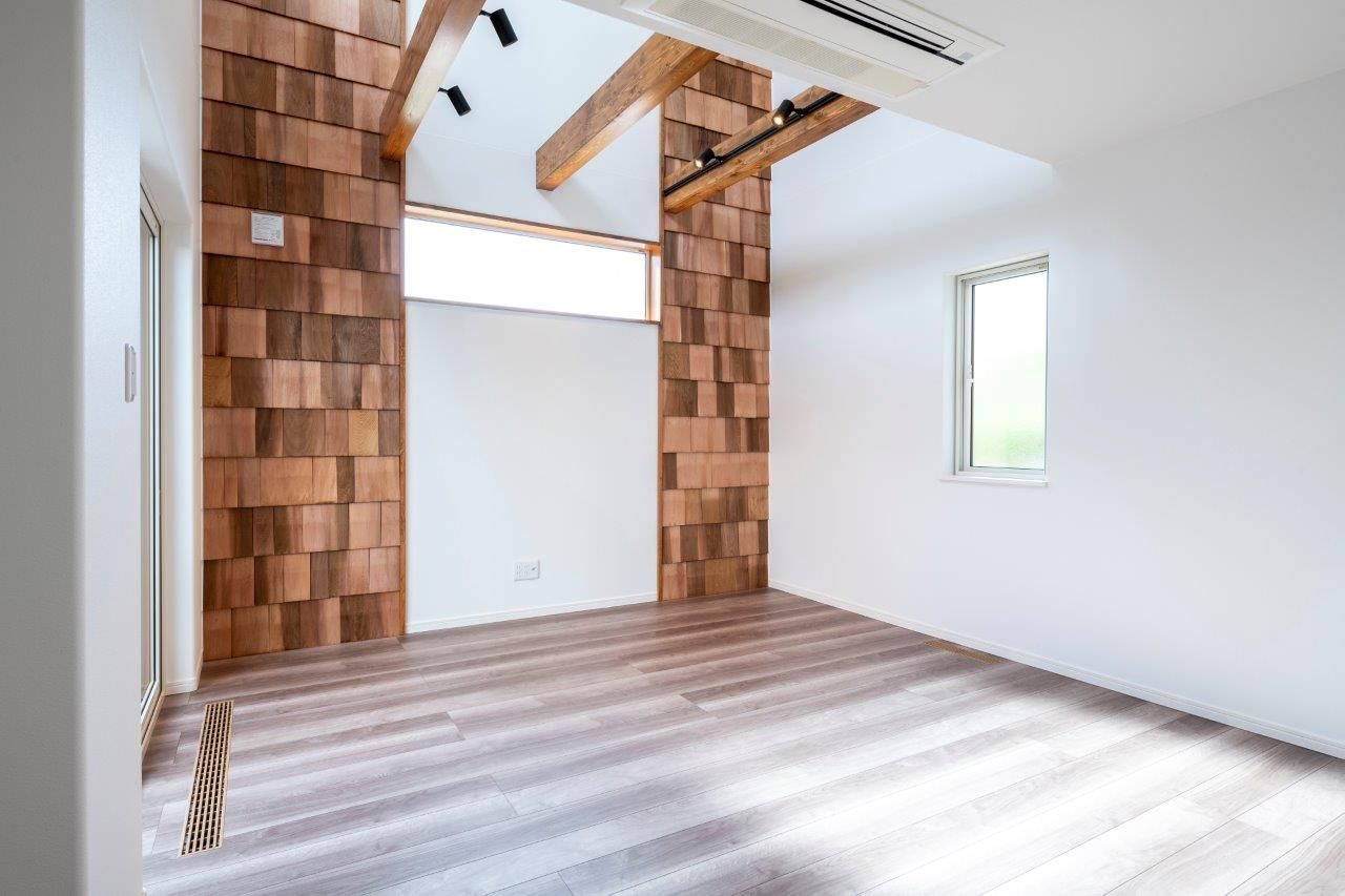 maida koumuten 【ビルトインガレージ/中庭/江別市/店舗併用/間取り】オープンキッチンから中庭を楽しめるこだわりの住まいの建築実例画像6