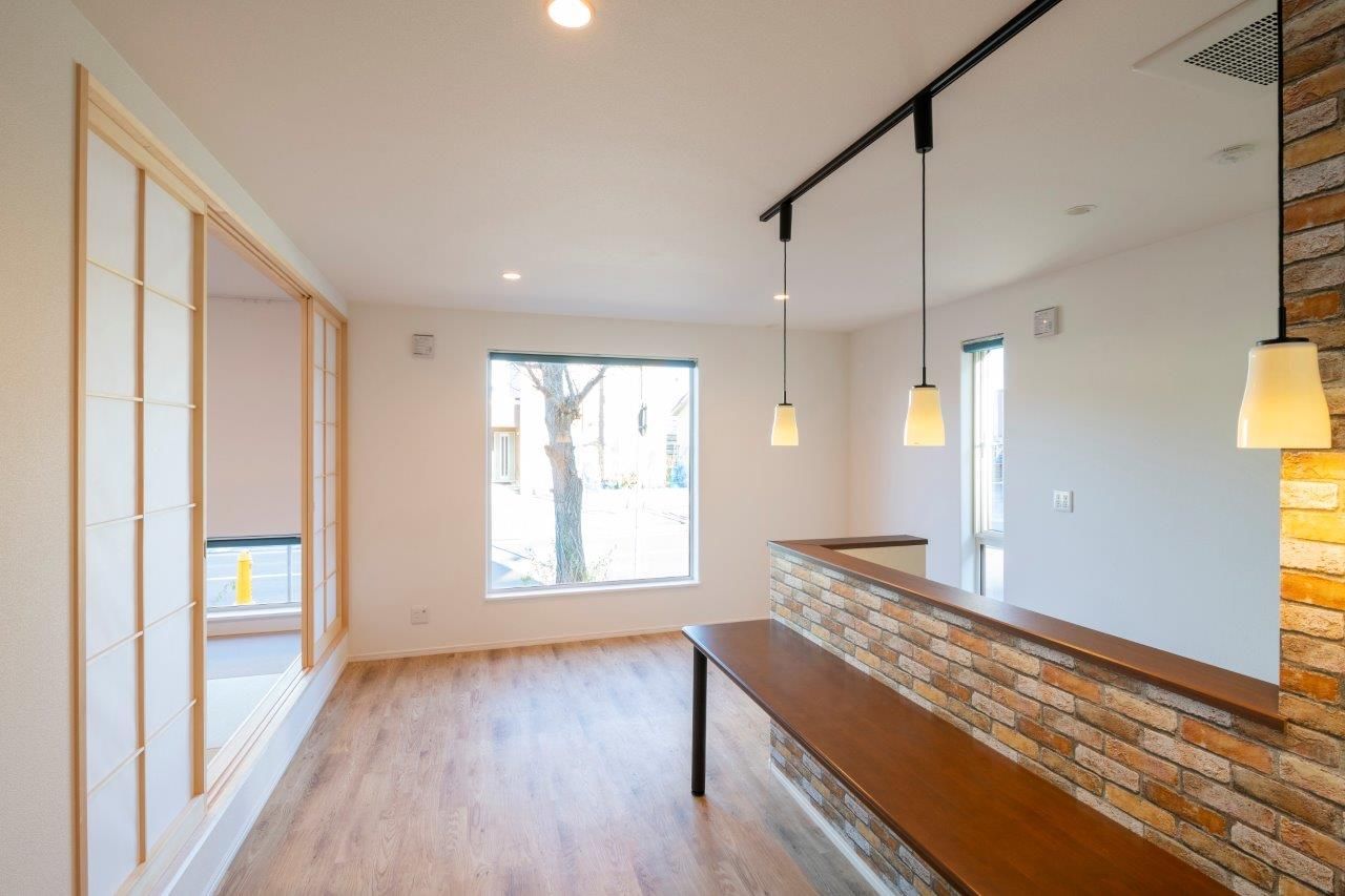 maida koumuten 【ビルトインガレージ/店舗併用住宅/カフェ風/３LDK間取り】和のエッセンスを散りばめた店舗併用住宅の建築実例画像2