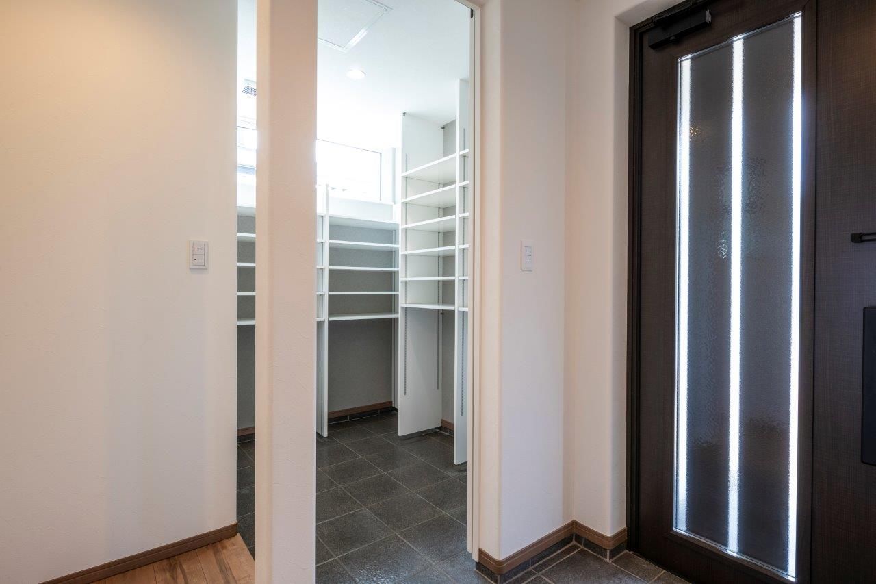 maida koumuten 【2000万円台/札幌市/床暖房/４LDK間取り】家事ラク動線とシンプルデザインを突き詰めた穏やかな住まいの建築実例画像7