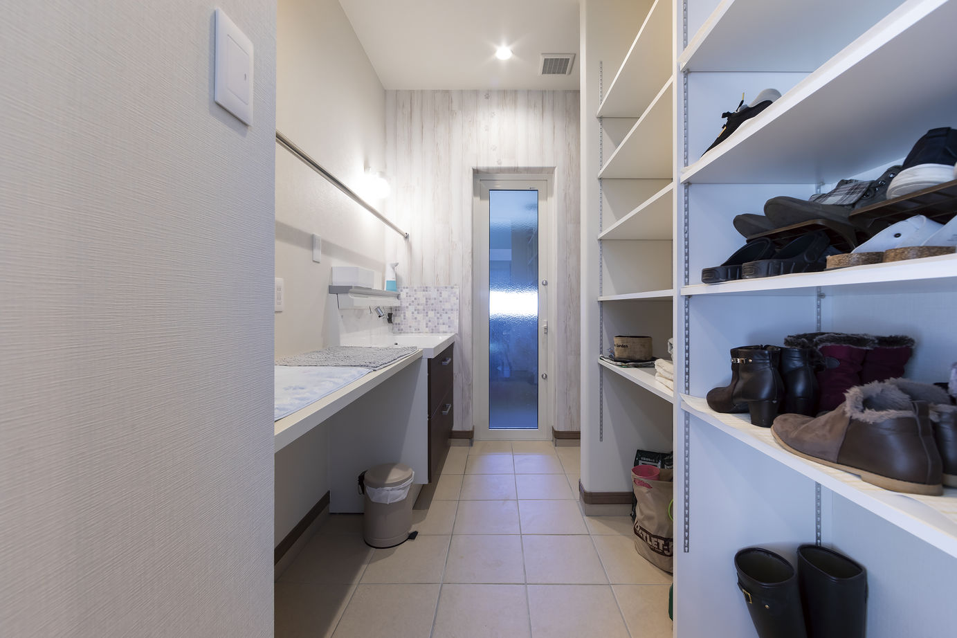 maida koumuten 【ビルドインガレージ×ZEH×平屋】妥協０のデザイン・経済性・暮しやすさ…愛犬も伸び伸びドッグラン付きの建築実例画像20