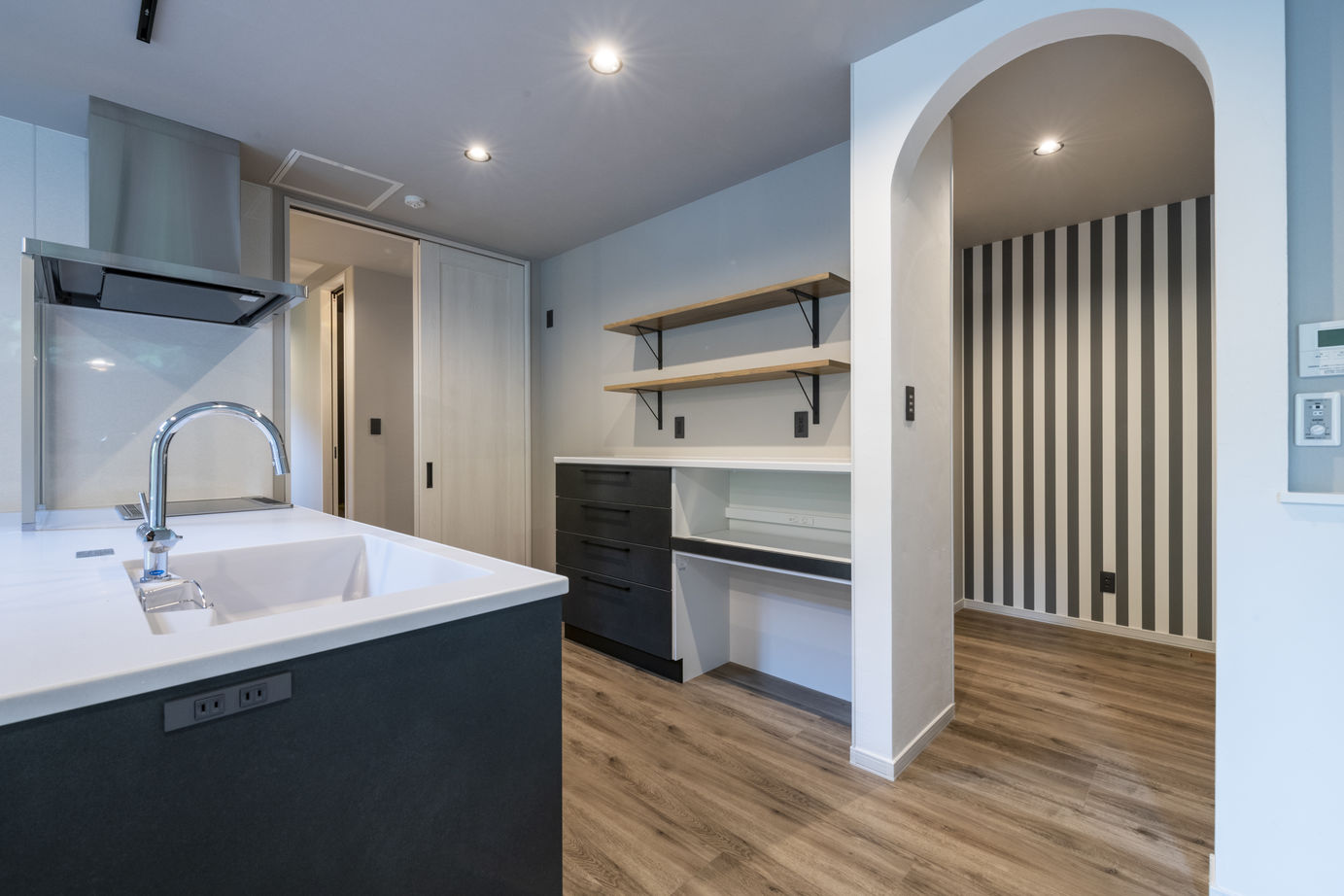 maida koumuten 【札幌市/3000万円台/間取り】お施主様こだわりのスキップフロアと造作階段があるお家の建築実例画像2