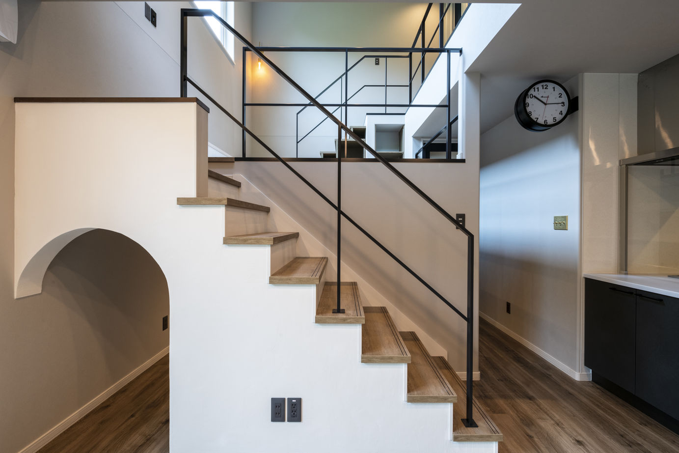 maida koumuten 【札幌市/3000万円台/間取り】お施主様こだわりのスキップフロアと造作階段があるお家の建築実例画像4