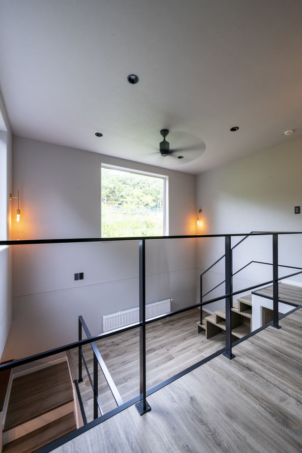 maida koumuten 【札幌市/3000万円台/間取り】お施主様こだわりのスキップフロアと造作階段があるお家の建築実例画像9