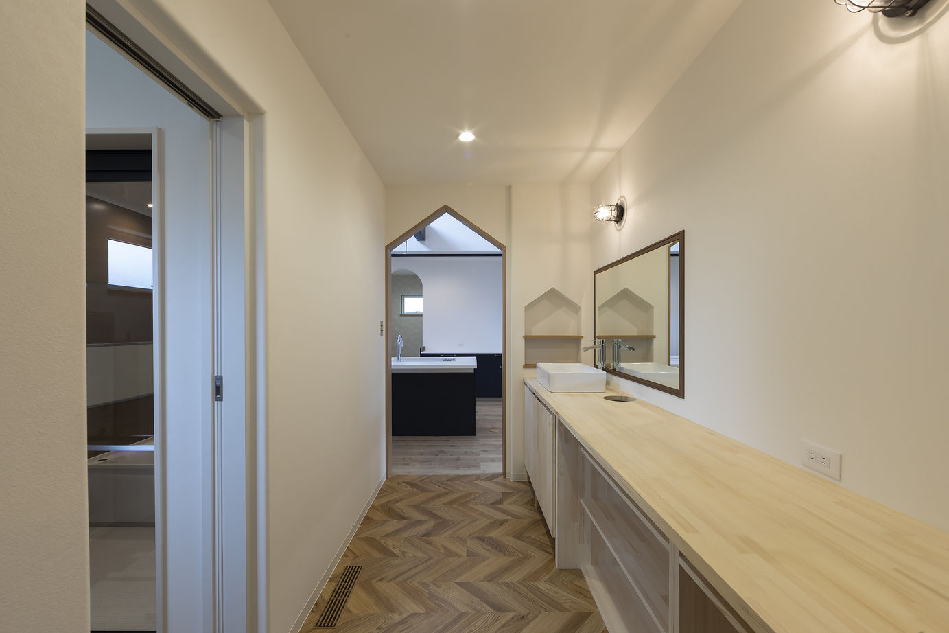 maida koumuten 【札幌市/2000万円台/間取り/吹抜け】吹き抜けで開放的なカフェ風住宅の建築実例画像7