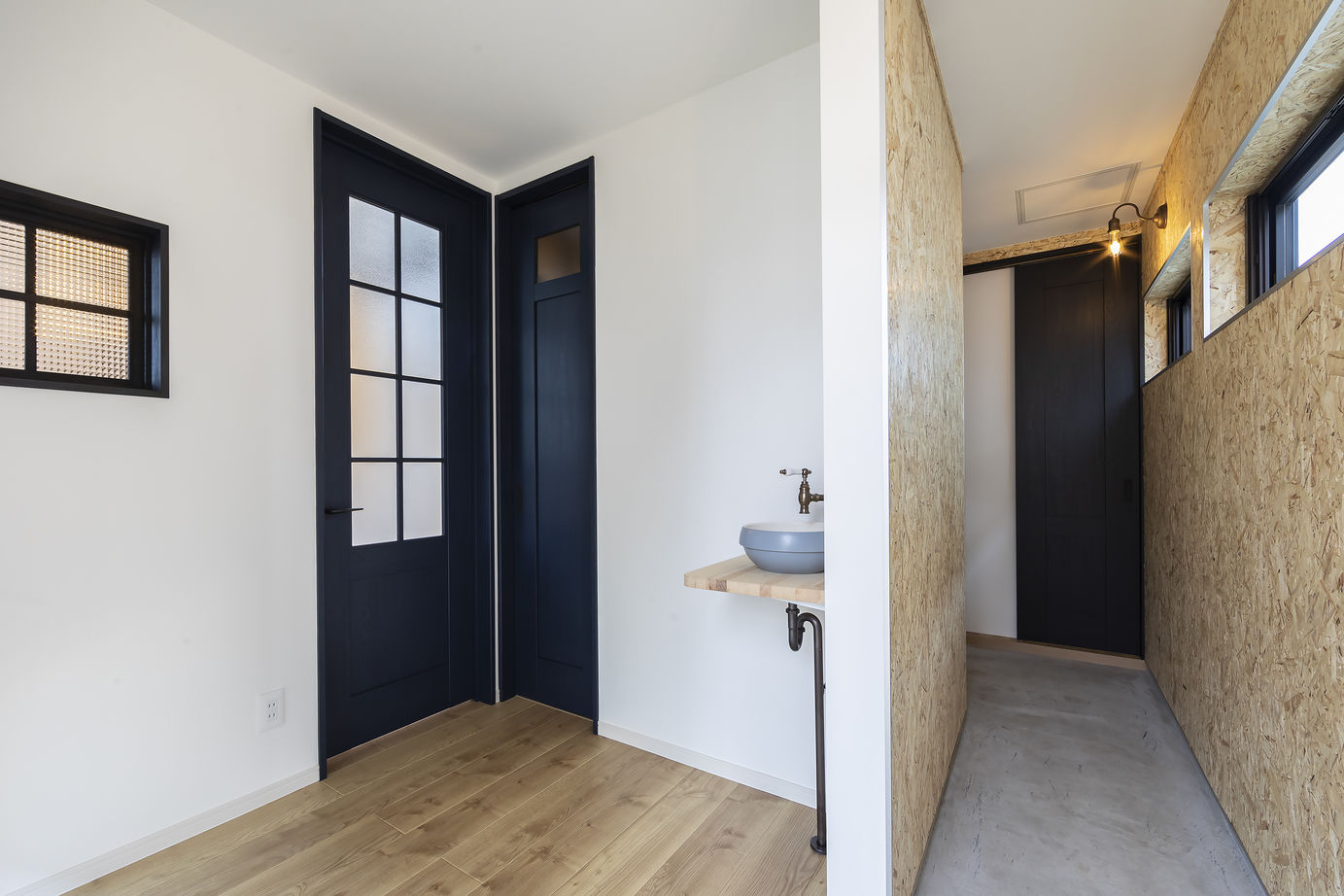 maida koumuten 【札幌市/2000万円台/間取り/吹抜け】吹き抜けで開放的なカフェ風住宅の建築実例画像9