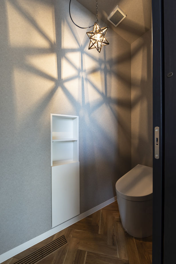 maida koumuten 【札幌市/2000万円台/間取り/吹抜け】吹き抜けで開放的なカフェ風住宅の建築実例画像10