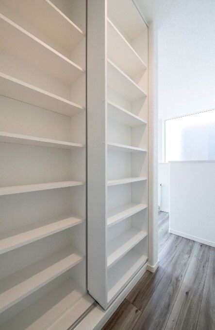 maida koumuten 【札幌市/2000万円台/収納充実/家事ラク/書斎】理想をカタチにした造作家具が映える家の建築実例画像3
