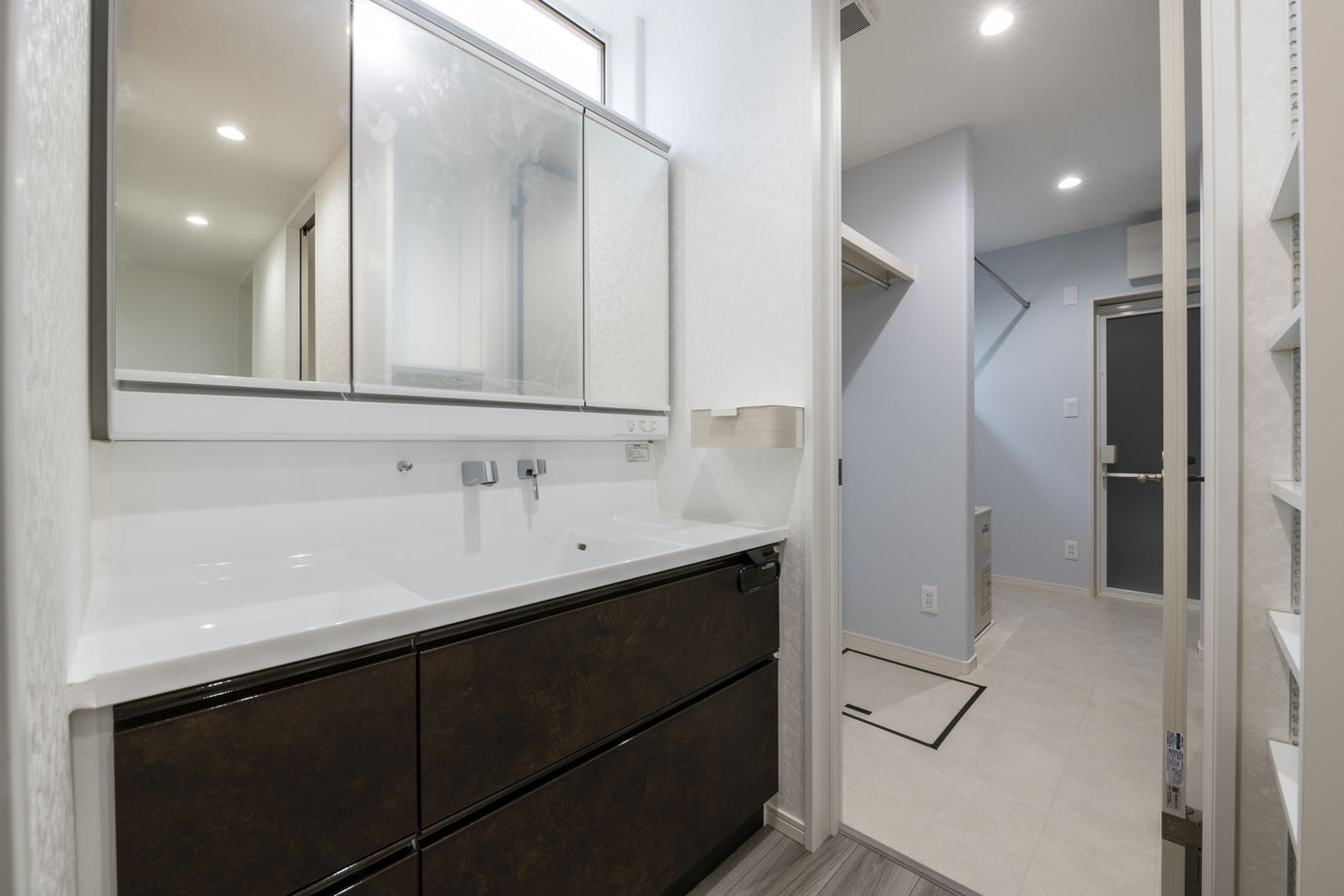 maida koumuten 【札幌市/2000万円台/収納充実/家事ラク/書斎】理想をカタチにした造作家具が映える家の建築実例画像8