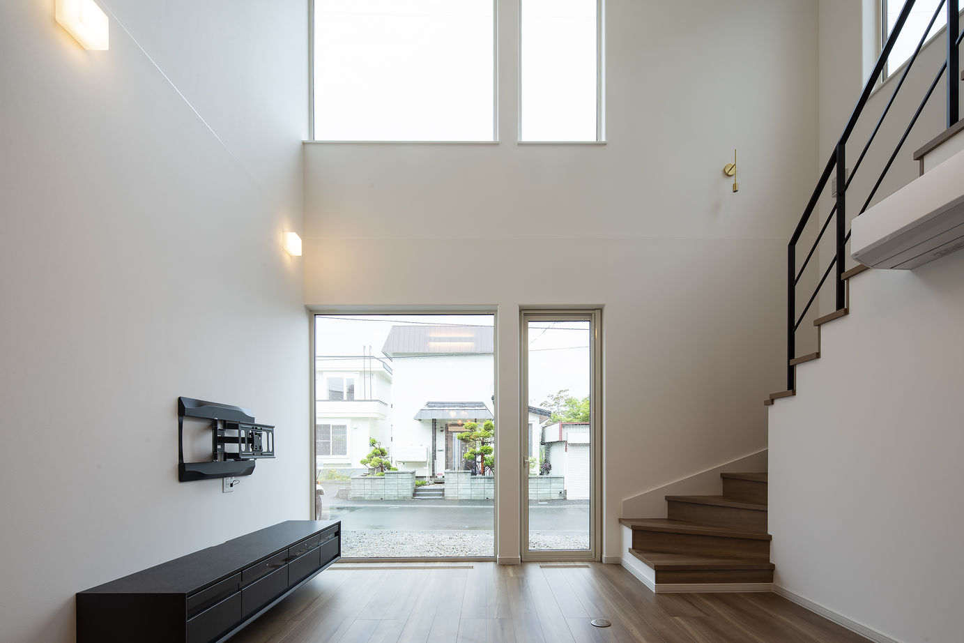 maida koumuten 【札幌市/2000万円台/４LDK間取り/吹抜け/書斎】木のぬくもりを感じる和モダンな住まいの建築実例画像3