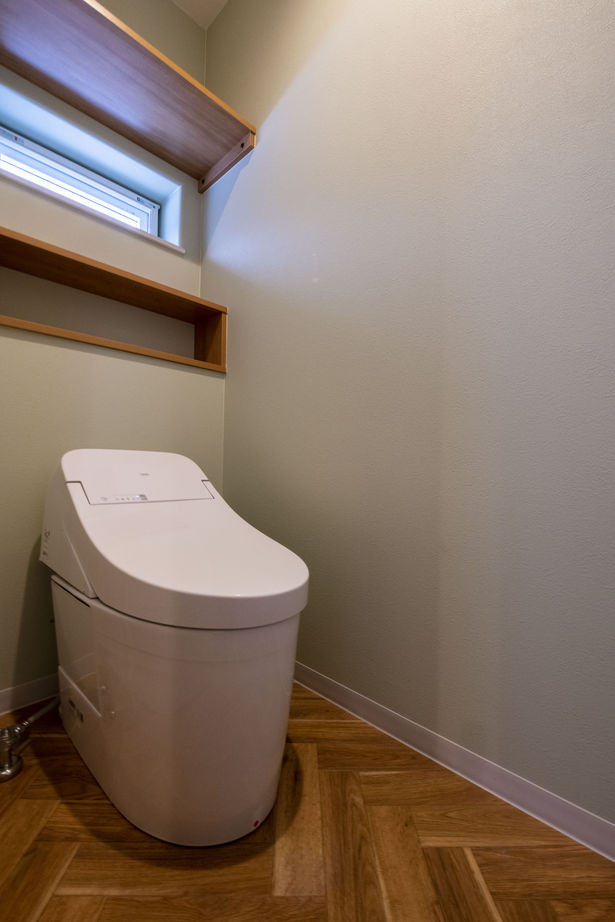 maida koumuten 【小樽市/3000万円台/間取り】大きな吹き抜けとたくさんの窓から陽光が差し込む、ぬくもりのある住まいの建築実例画像8